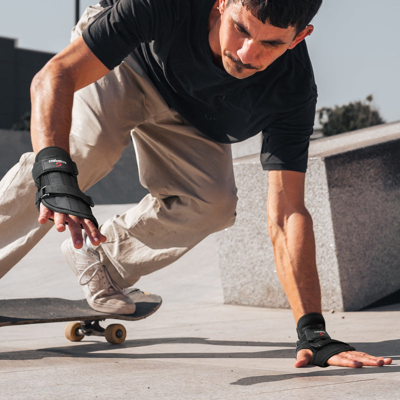 Load image into Gallery viewer, Soared Wrist Guards for Snowboarding Skateboarding, Adjustable Durable Protective Gear with Splint Support for Adults Soared
