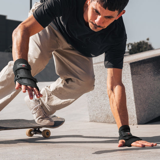 Soared Wrist Guards for Snowboarding Skateboarding, Adjustable Durable Protective Gear with Splint Support for Adults Soared