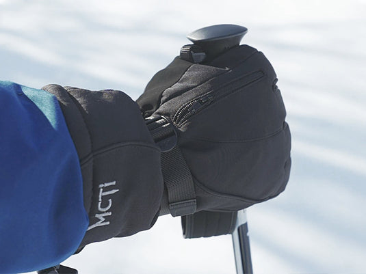 MCTi Men's Ski Gloves: Strong grip with soft PU palm & reinforced rubber fingers.