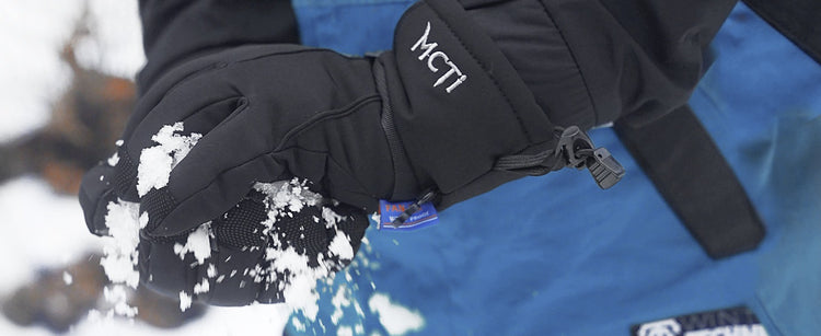 MCTi Waterproof Ski Gloves: Stay warm and dry in winter cold weather.